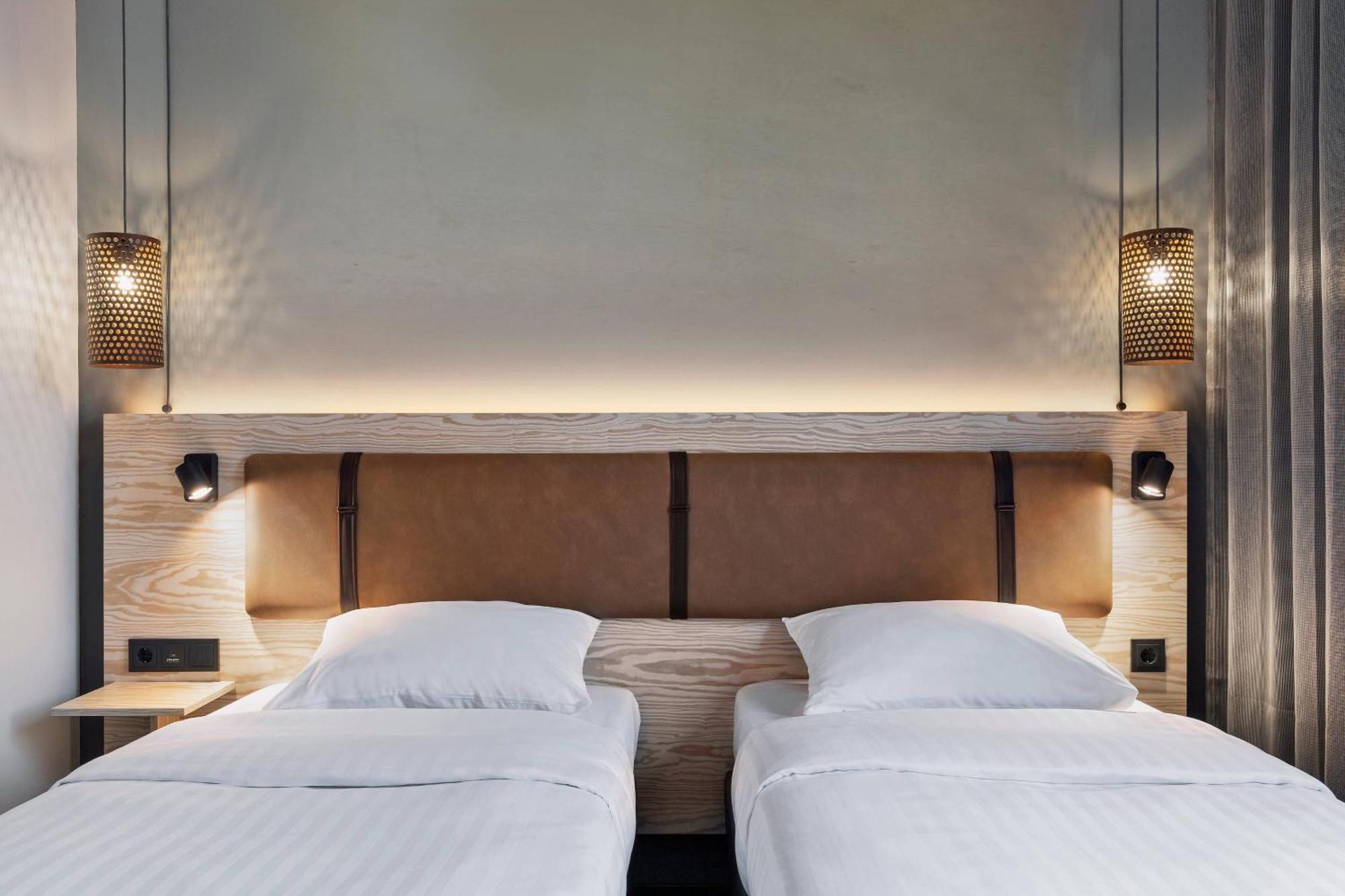 Hotel Moxy Frankfurt Airport 4*