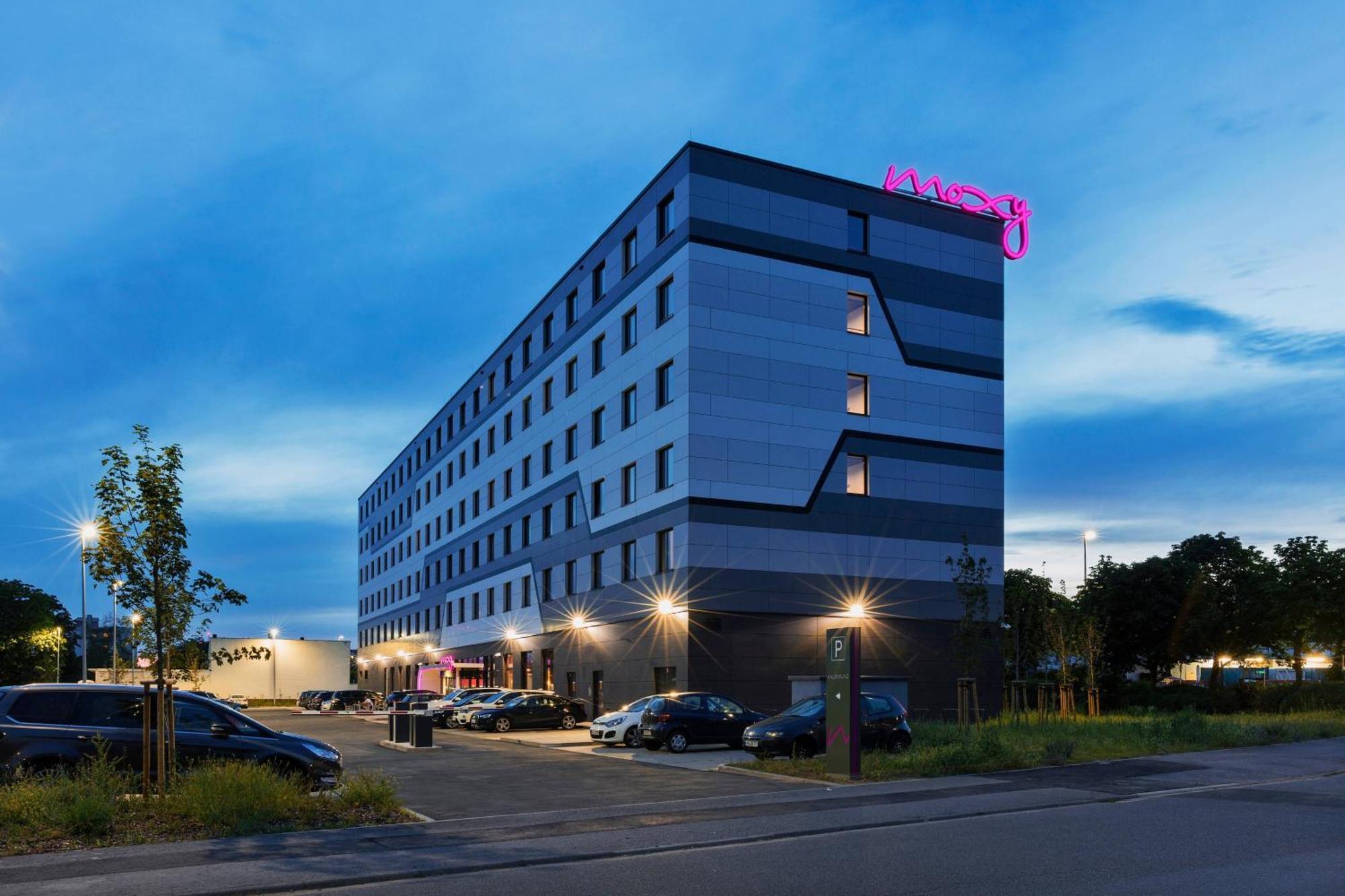 Moxy Frankfurt Airport Hotel Kelsterbach